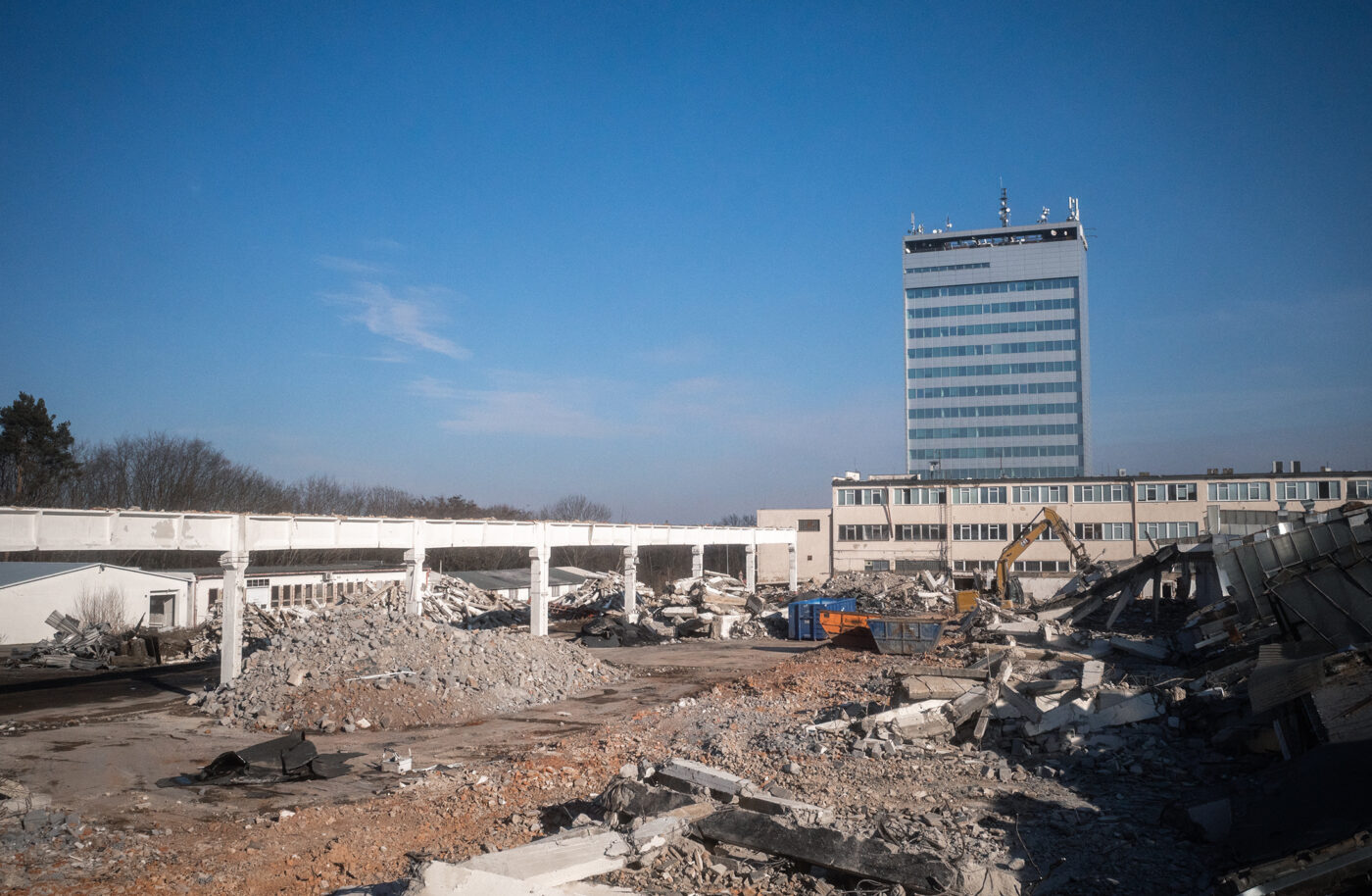demolice továrny Aritma ve Vokovicích 