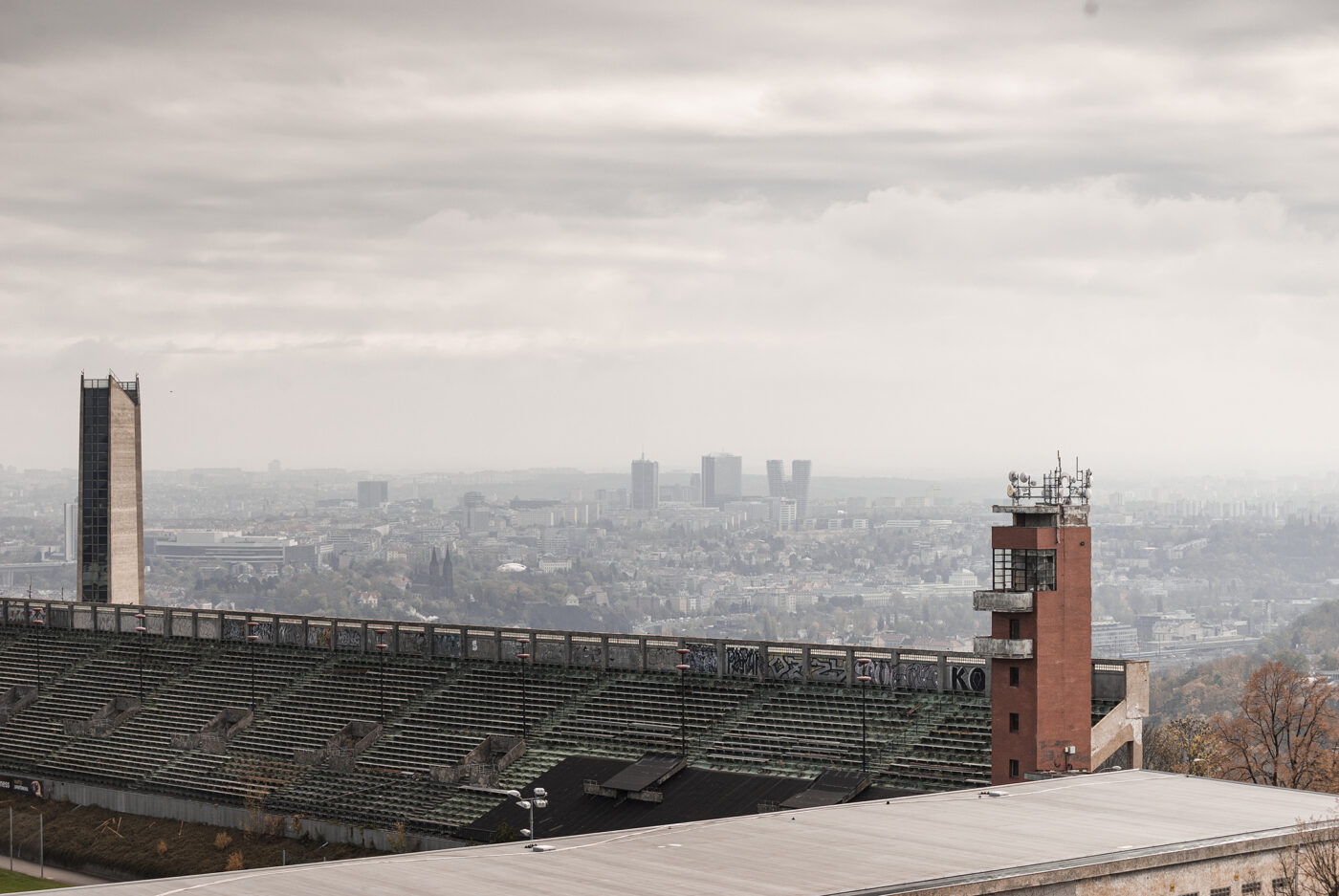 výhled na Prahu ze střechy stadionu Evžena Rošického