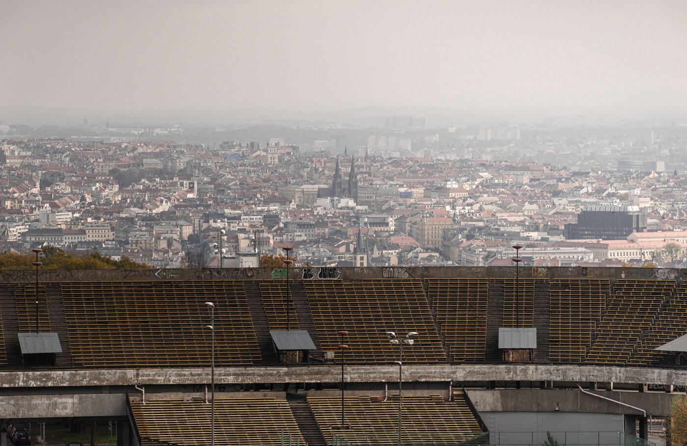 výhled na Prahu ze střechy stadionu Evžena Rošického
