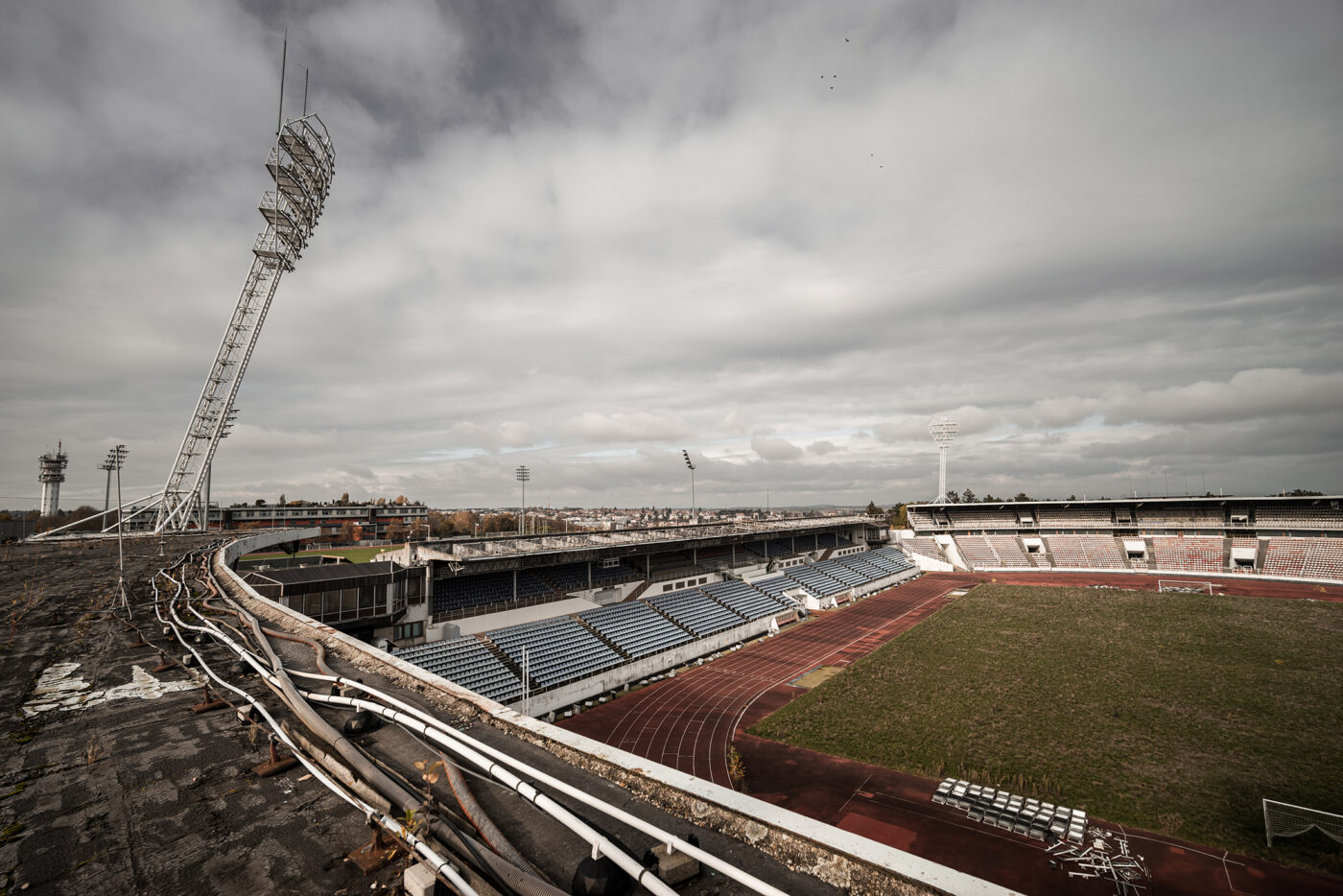 havarijní stav stadionu Evžena Rošického