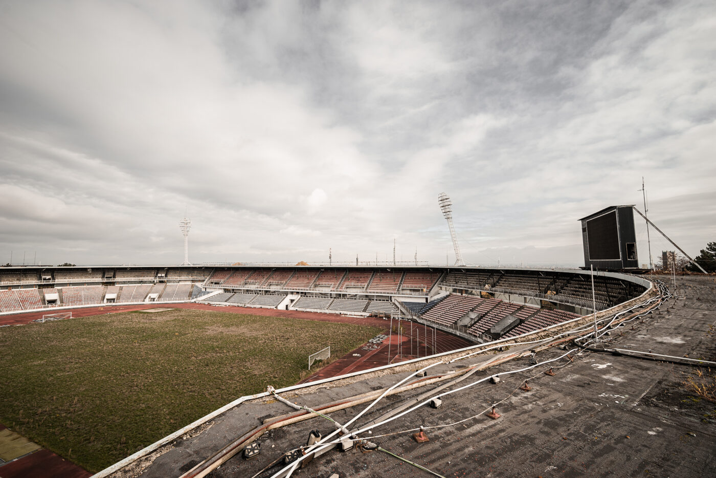 havarijní stav stadionu Evžena Rošického

