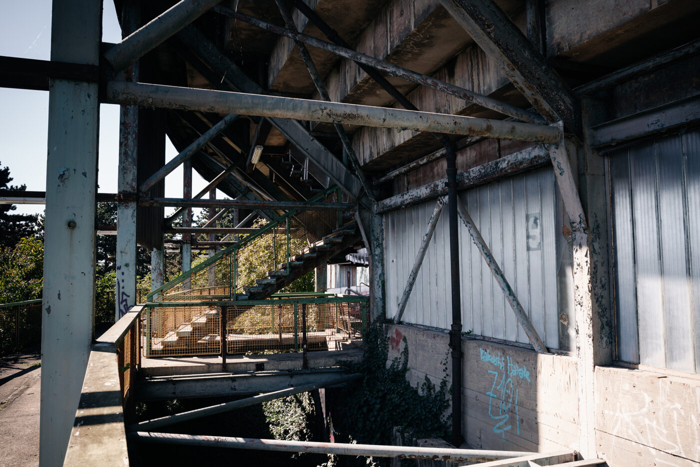 havarijní stav stadionu Evžena Rošického