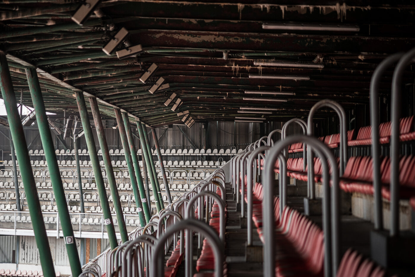 havarijní stav stadionu Evžena Rošického