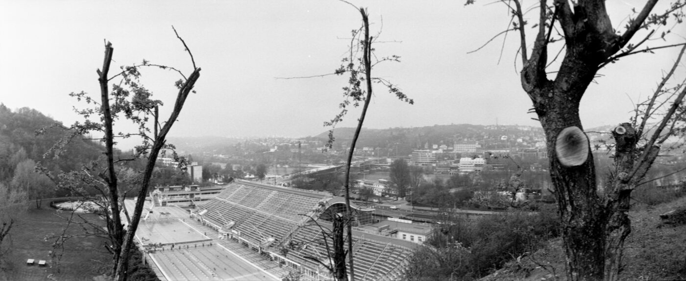 Analogová Panoramatická fotografie Prahy, Praha panoramatická, fotoaparátem Horizon 202, Podolí