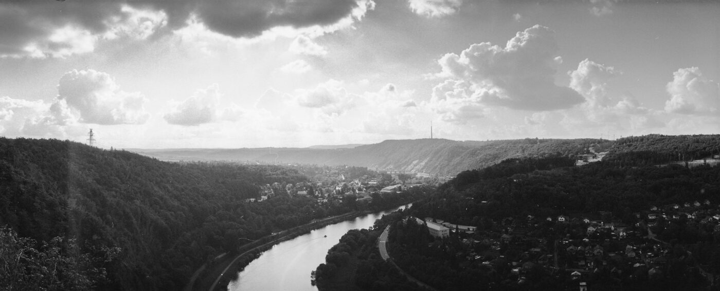 Analogová Panoramatická fotografie Prahy, Praha panoramatická, fotoaparátem Horizon 202, vyhlídka Zvolská homole