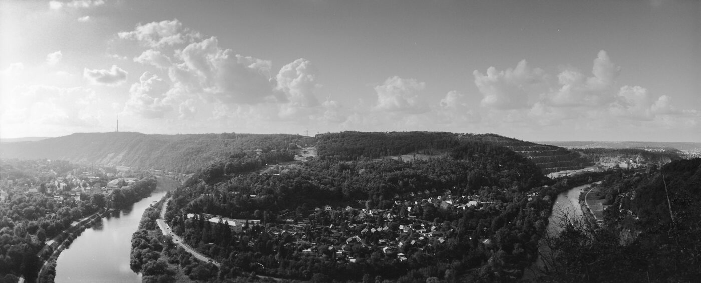 Analogová Panoramatická fotografie Prahy, Praha panoramatická, fotoaparátem Horizon 202, vyhlídka Zvolská homole